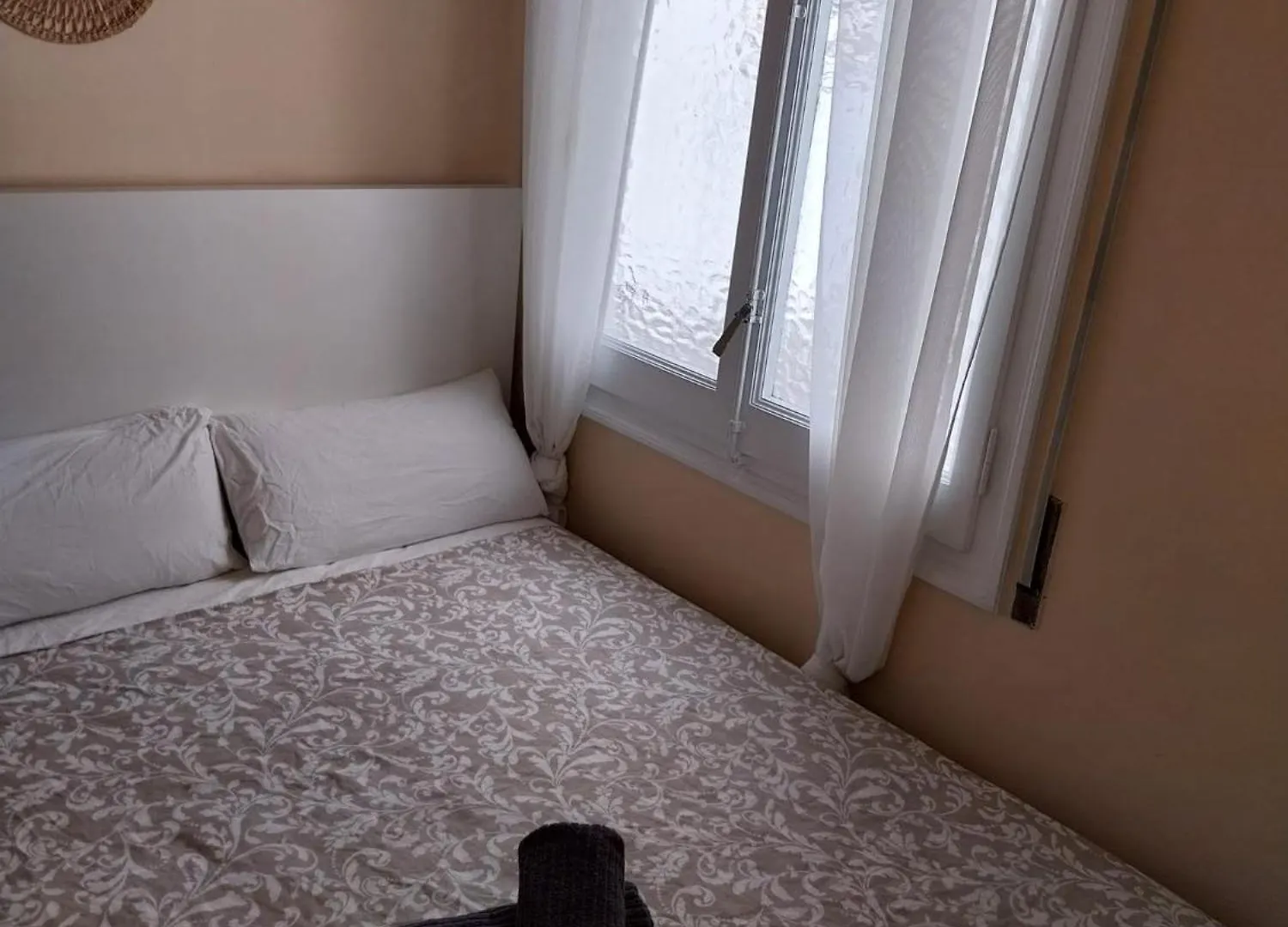 Hostal Eixample Bruc Private Rooms Barcelona